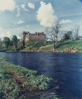 Doune Castle Views of Castle + Raiver Teith AM/Pubs DH 5/86