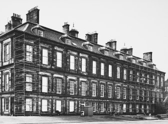 Edinburgh Palace of Holyrood House Gen & Detail