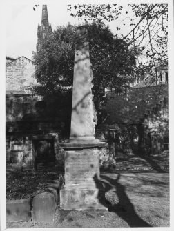 Greyfriars Churchyard, Duncan Ban Memorial