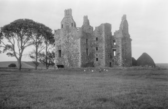 General view of Leslie Castle from south west.