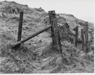 Kaimes Hill Midlothian, Excavations Fencing