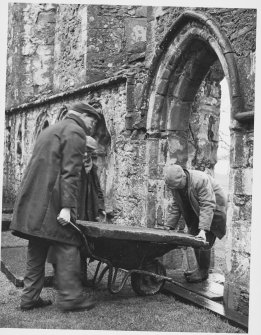 Inchmahome Priory, Perthshire Exercise to move a Grave Slab. (Phase 1)