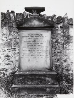 Prestonpan's West Churchyard Tombstones