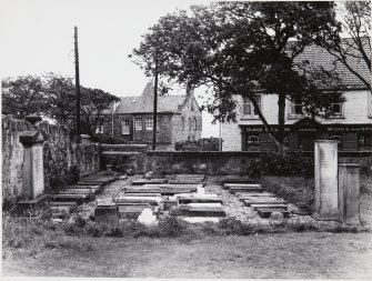 Prestonpan's West Churchyard Tombstones