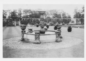 Photograph of fountain, Pitmedden House