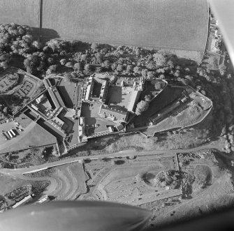 Oblique aerial view centered on Stirling Castle from north.