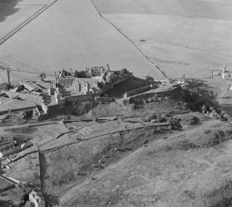 Oblique aerial view centered on Stirling Castle.