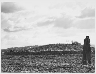 Newbridge Cairn, Ratho, Midlothian.  General View