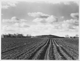 Newbridge Cairn, Ratho, Midlothian.  General View