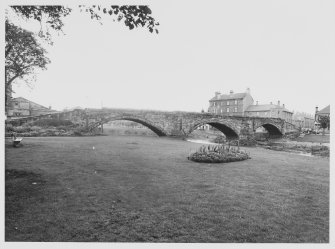 Musselburgh Old Bridge, Musselbugh, Midlothian.  General Views