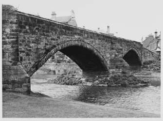 Musselburgh Old Bridge, Musselbugh, Midlothian.  General Views