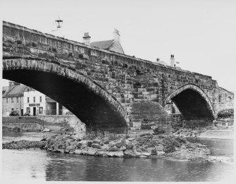 Musselburgh Old Bridge, Musselbugh, Midlothian.  General Views