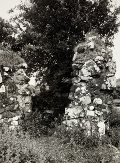 Skeabost Island, N.W. Portree, Skye Chapels and Graveyard