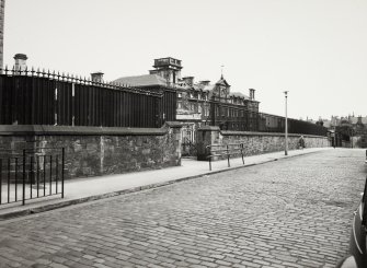 Edinburgh - Flodden Wall, Drummond St, 9 Pleasance. 