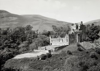 Castle Campbell, Dollar. General view.