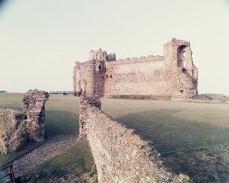 Tantallon Castle General Views (AM/IAM DH 2/86)