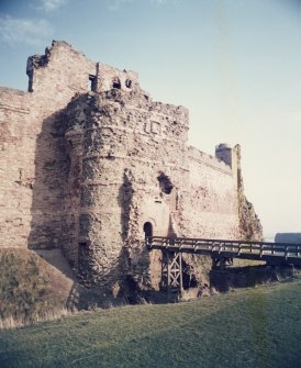 Tantallon Castle G/V's of the Castle (AM/IAM DH 2/86)
