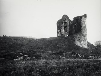 Tarbert Castle, Argyll.  Exteriors