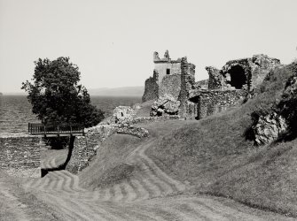 Urquhart Castle Views form the Road