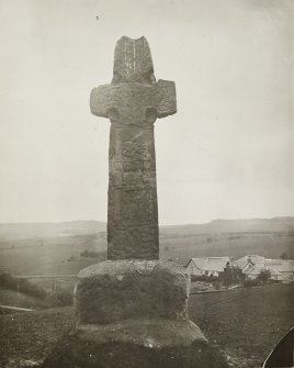 Barochan Cross, Houston, Renfrewshire.  General Views