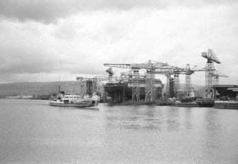 Glasgow, John Brown's Shipyard.
View from ESE showing John Brown's Shipyard (with QE II on stocks) with TSS Shieldhall passing