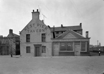 General view of West Pier Tavern, Bo'ness, from N.