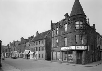 View of 13-17 South Street, Bo'ness, from SE.