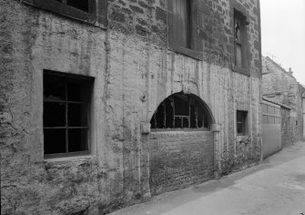 View of warehouse arch at ground floor, Scotland's Close, Bo'ness.