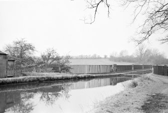 General view of deck and canal, Almond Aqueduct, Union Canal.