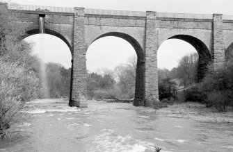 General view of Avon Aqueduct, Union Canal.