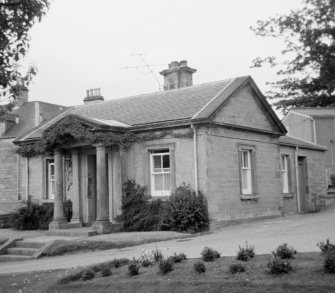 General view of lodge, Gray's Hospital, Elgin.