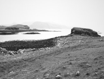 Sanday, Sean Dun and Suileabhaig. View of fort, enclosure and possible hut from NW.