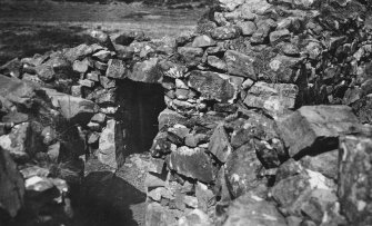 Skye, Duirinish, Dun Fiadhairt.
Copy photographs and negatives from Historic Scotland file. Possibly taken in 1892 by Mr Heasman. Copied 1995.
