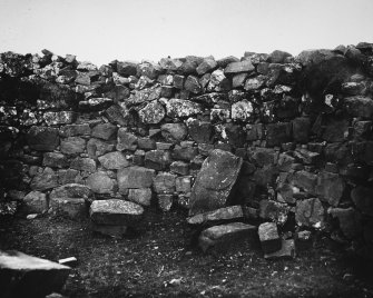 Skye, Duirinish, Dun Fiadhairt.
Copy photographs and negatives from Historic Scotland file. Possibly taken in 1892 by Mr Heasman. Copied 1995.