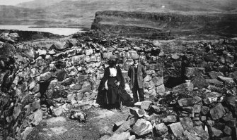 Skye, Duirinish, Dun Fiadhairt.
Copy photographs and negatives from Historic Scotland file. Possibly taken in 1892 by Mr Heasman. Copied 1995.
Possibly the original 'excavator': the Countess of Latour.