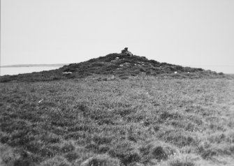 Holm Huip. Cairn from SW 