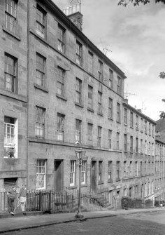 General view of 15-19 Salisbury Street, Edinburgh.