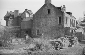 General view of exterior of Claypotts Castle, Dundee.