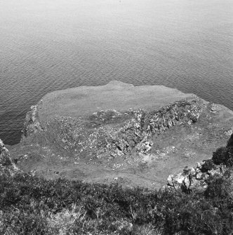 Eigg, Poll Duchaill, Fort. View from S.