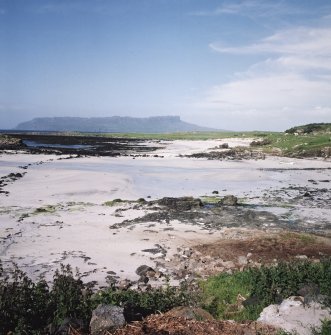 Muck, Coralag. Fish trap (possible). View from SW, with Eigg in the distance.