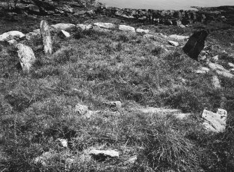 Eileach An Naoimh, Ethnie's Grave.
General view from North-West.