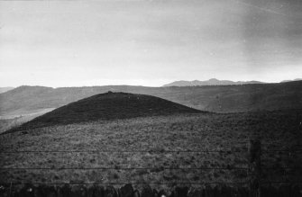 View from north: cairn at Sithean Na Cluana.