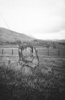 Clach na h-Iobairt standing stone; view from the NW.