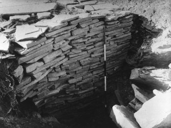 Excavation photograph : depth of square platform.
