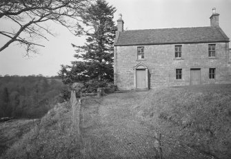 View of cottage at west end of Airlie Castle.