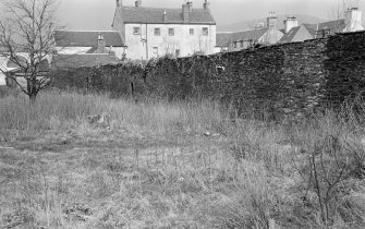 General view of The Avenue Wall, North Main Street, Inveraray.
