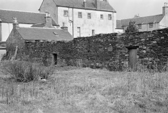 General view of The Avenue Wall, North Main Street, Inveraray.
