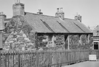 General view of 2, 4 and 6 Bridge Street, Portsoy.