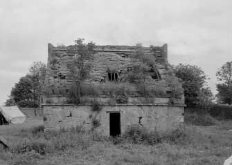 General view of dovecot, Rennyhill House, Kilrenny.