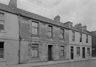 General view of 24-28 Main Street, Colinsburgh, from south west.